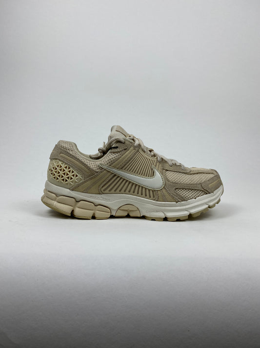 Nike Zoom Vomero 5 Beach (Taille 39)