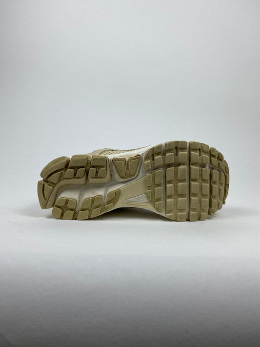 Nike Zoom Vomero 5 Beach (Taille 39)