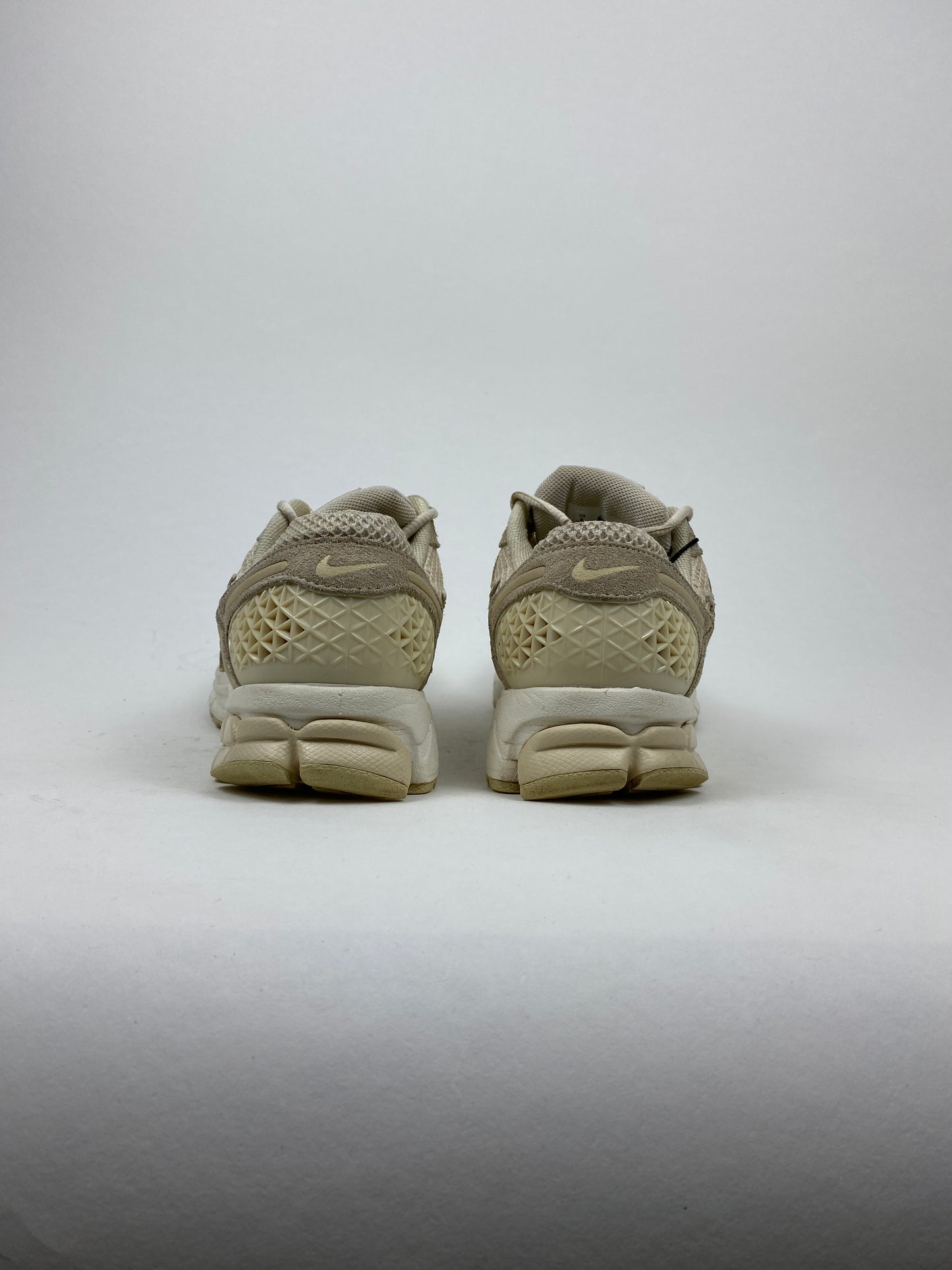Nike Zoom Vomero 5 Beach (Taille 39)
