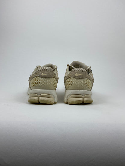 Nike Zoom Vomero 5 Beach (Taille 39)