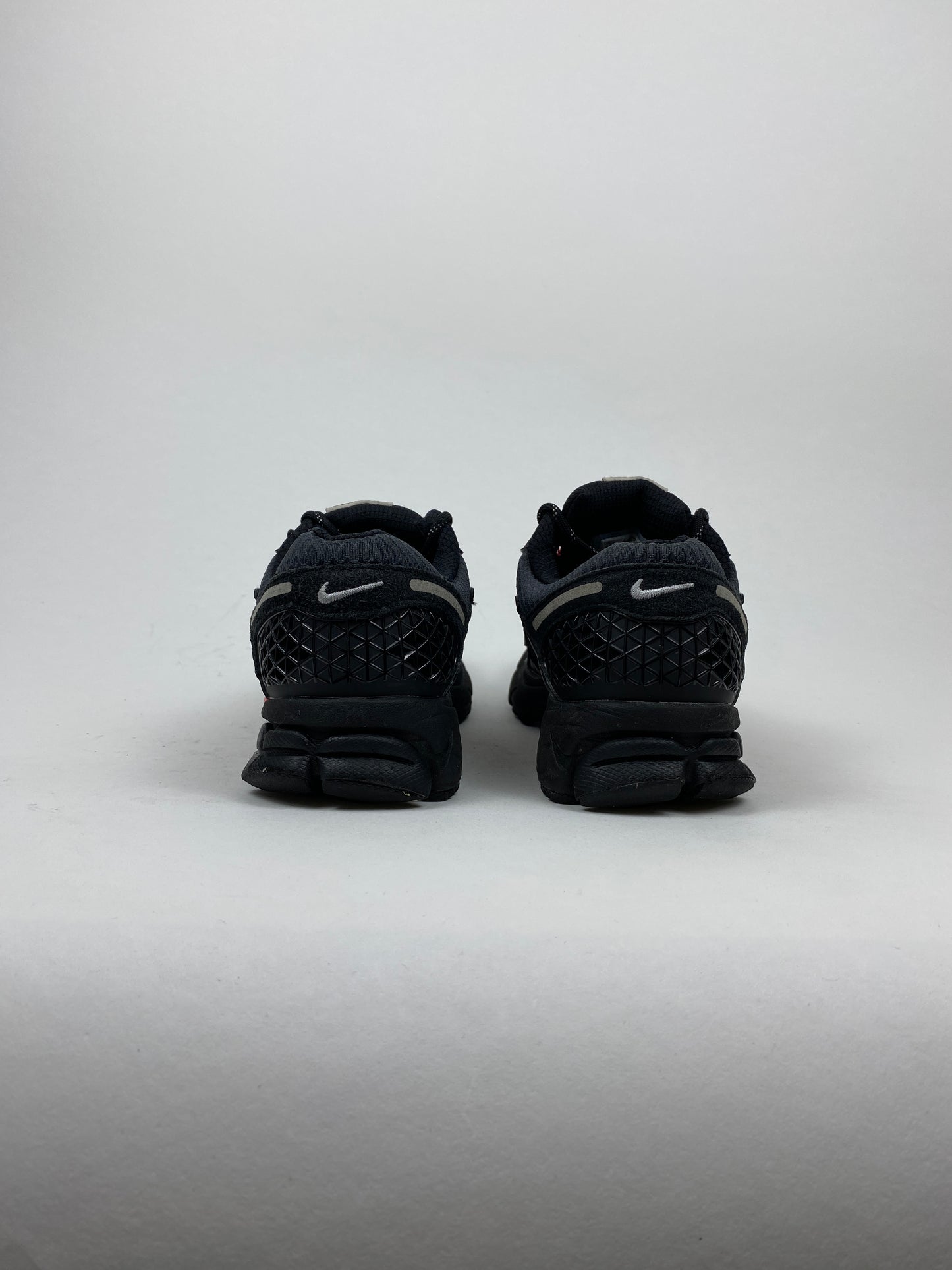 Nike Zoom Vomero 5 Black Metallic University Red (Taille 36)