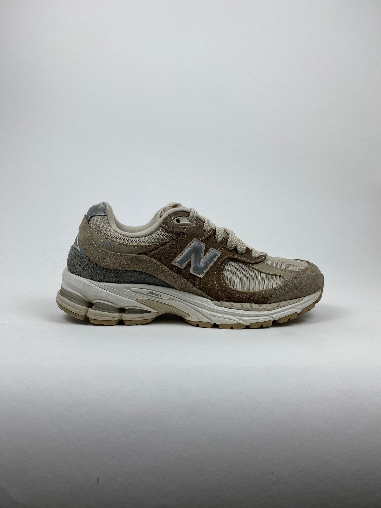 New Balance 2002R Driftwood Sandstone (Taille 37)