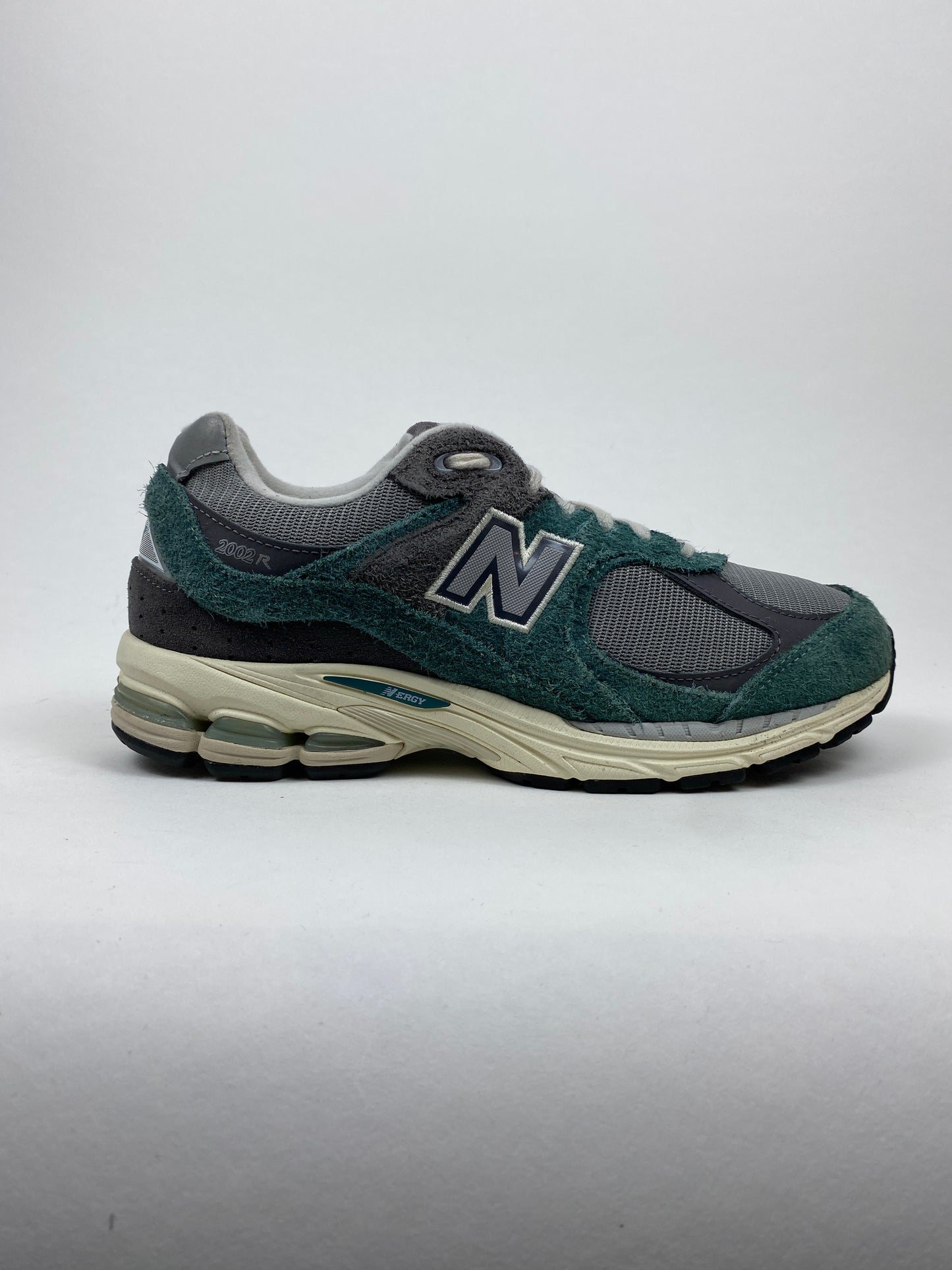 New Balance 2002R New Spruce Magnet (Taille 40,5)