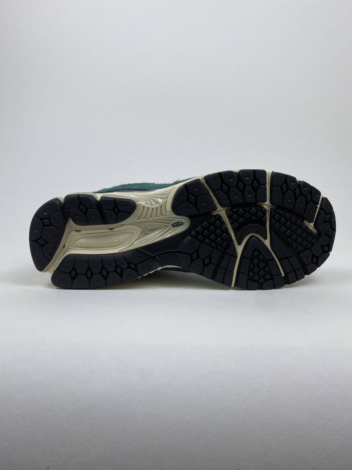 New Balance 2002R New Spruce Magnet (Taille 40,5)