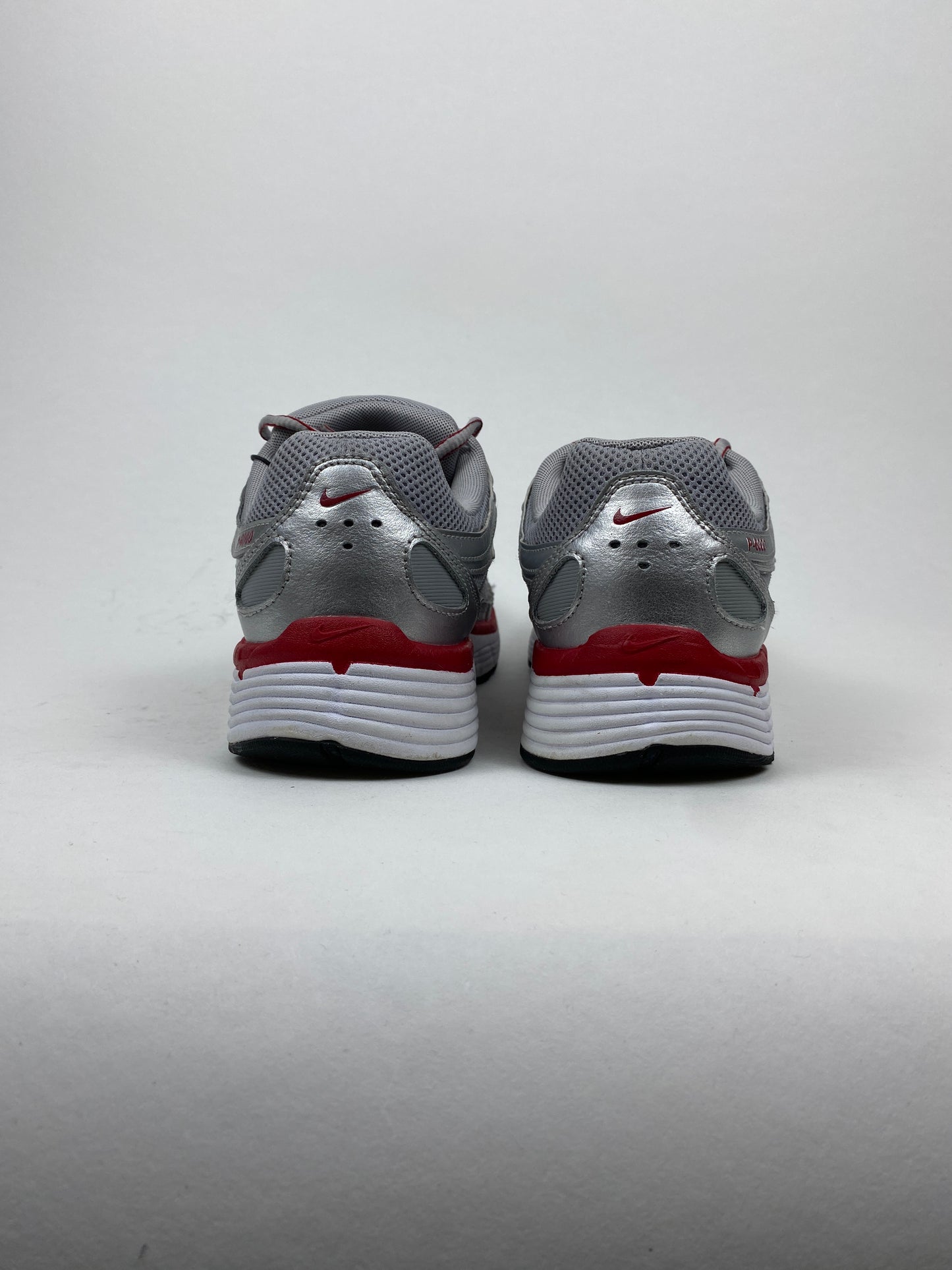 Nike P-6000 Metallic Silver Gym Red (Taille 43)