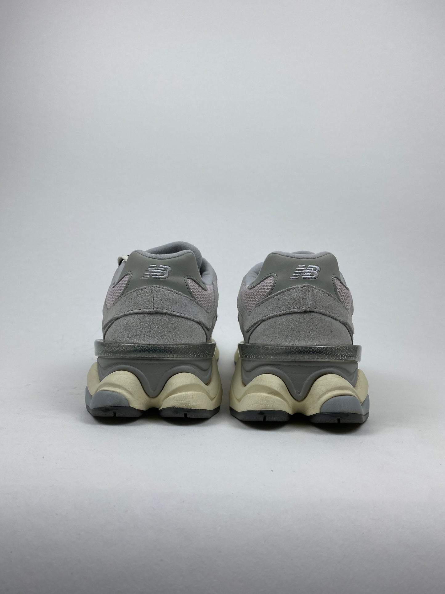 New Balance 9060 Granite Pink (Taille 44)