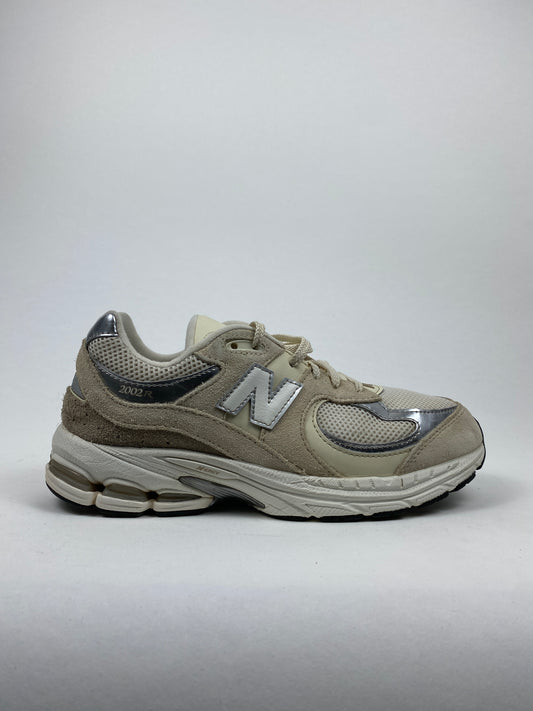 New Balance 2002R Beige Silver (Taille 39)