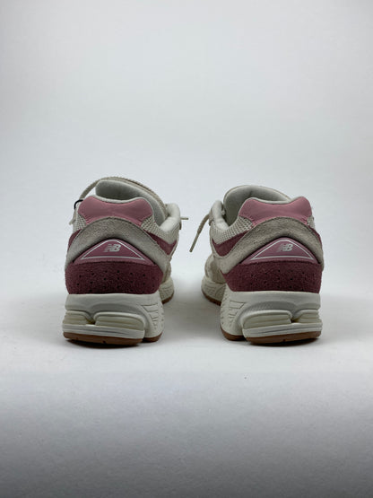 New Balance 2002r Ecru Bordeaux Rose (Taille 38,5)