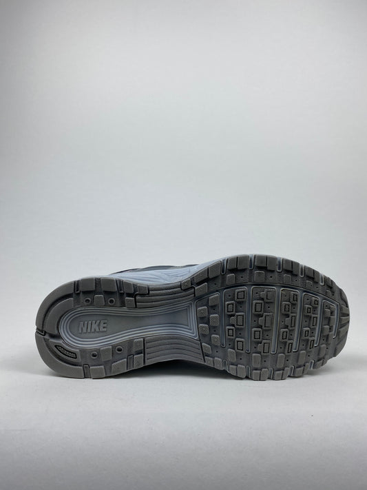 Nike P-6000 Doll Smoke Grey Metallic Silver White (Taille 37,5)