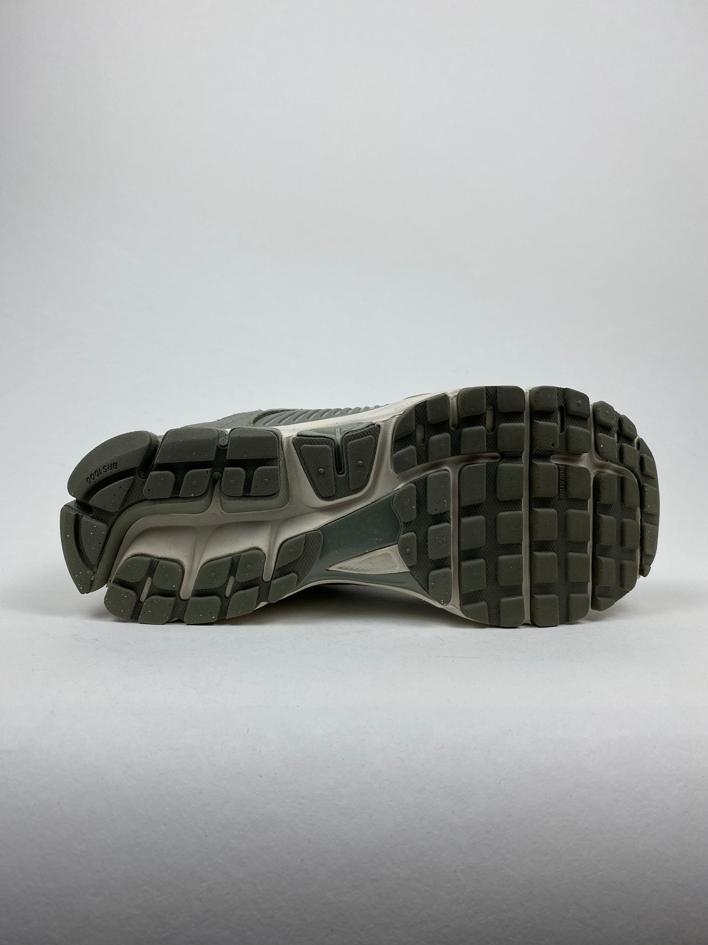 Nike Zoom Vomero 5 Dark Stucco (Taille 42,5)