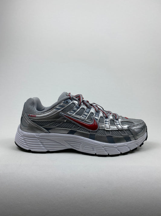 Nike P-6000 Metalic Silver Cool Red (Taille 37,5)
