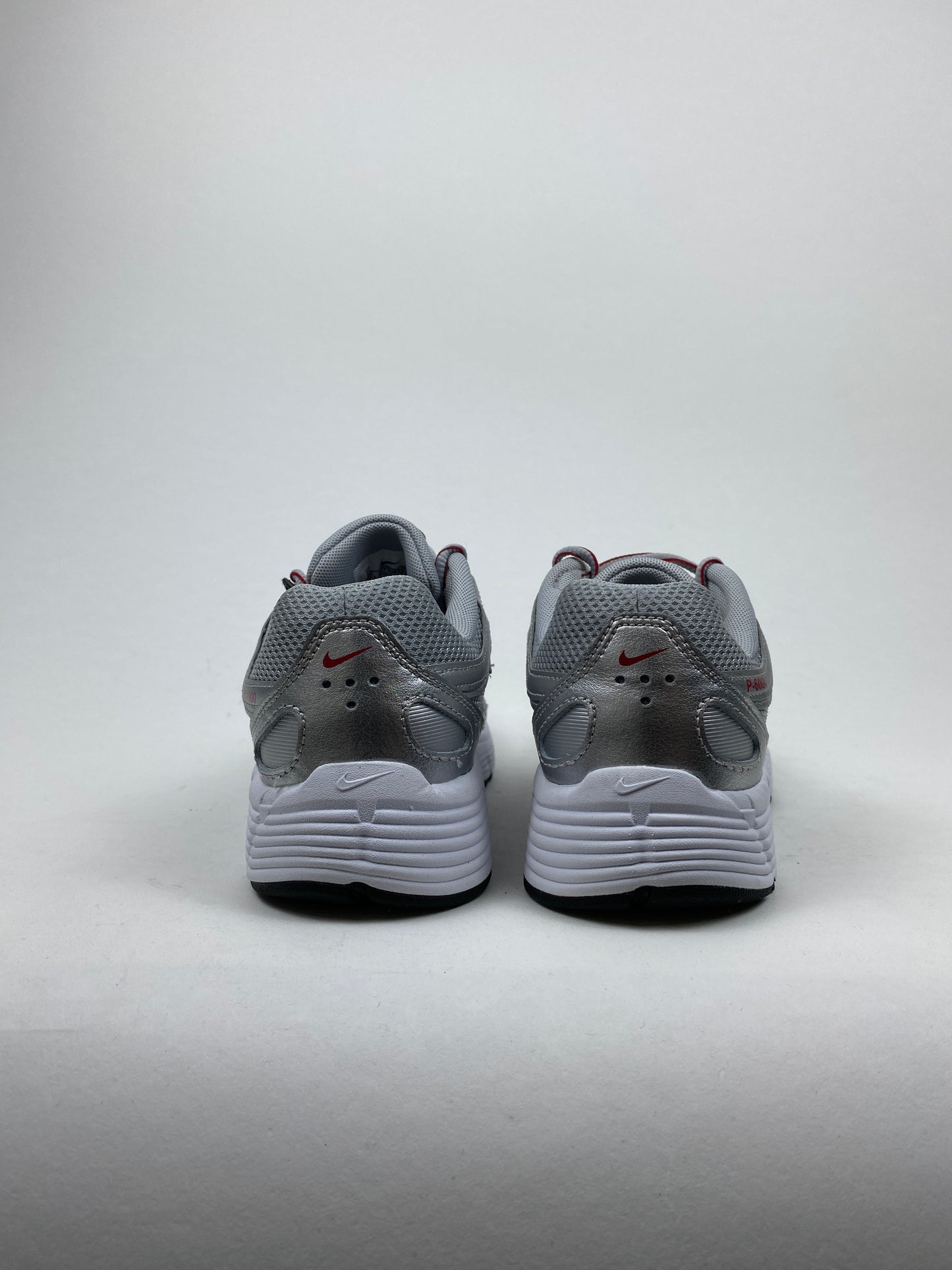 Nike P-6000 Metalic Silver Cool Red (Taille 37,5)