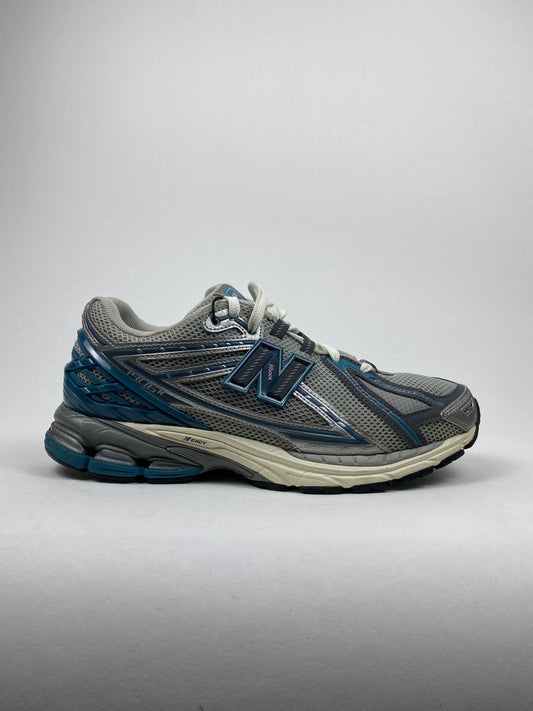 New Balance 1906R Silver Metallic Terrarium (Taille 43)