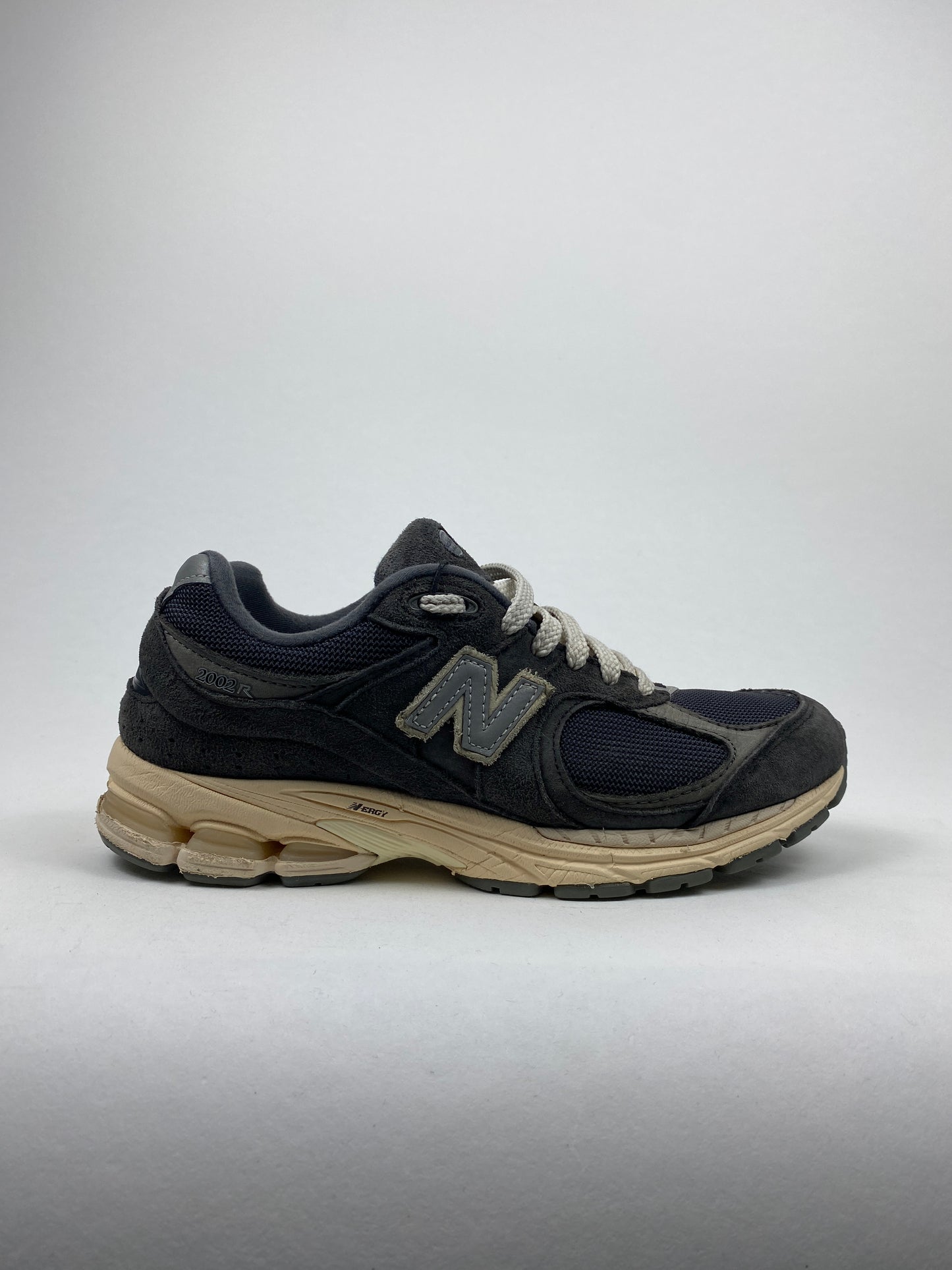 New Balance 2002R Black Dark Grey (Taille 40)