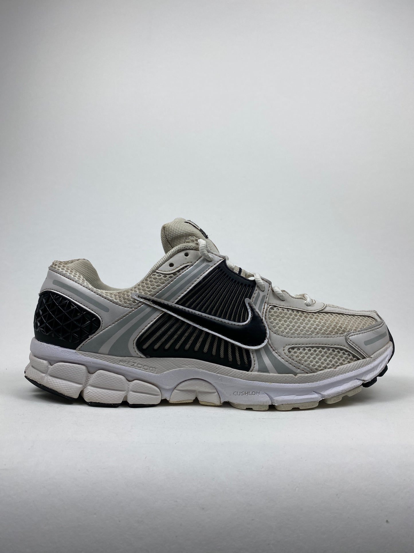 Nike Zoom Vomero 5 White Black (Taille 45)