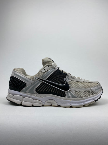 Nike Zoom Vomero 5 White Black (Taille 45)