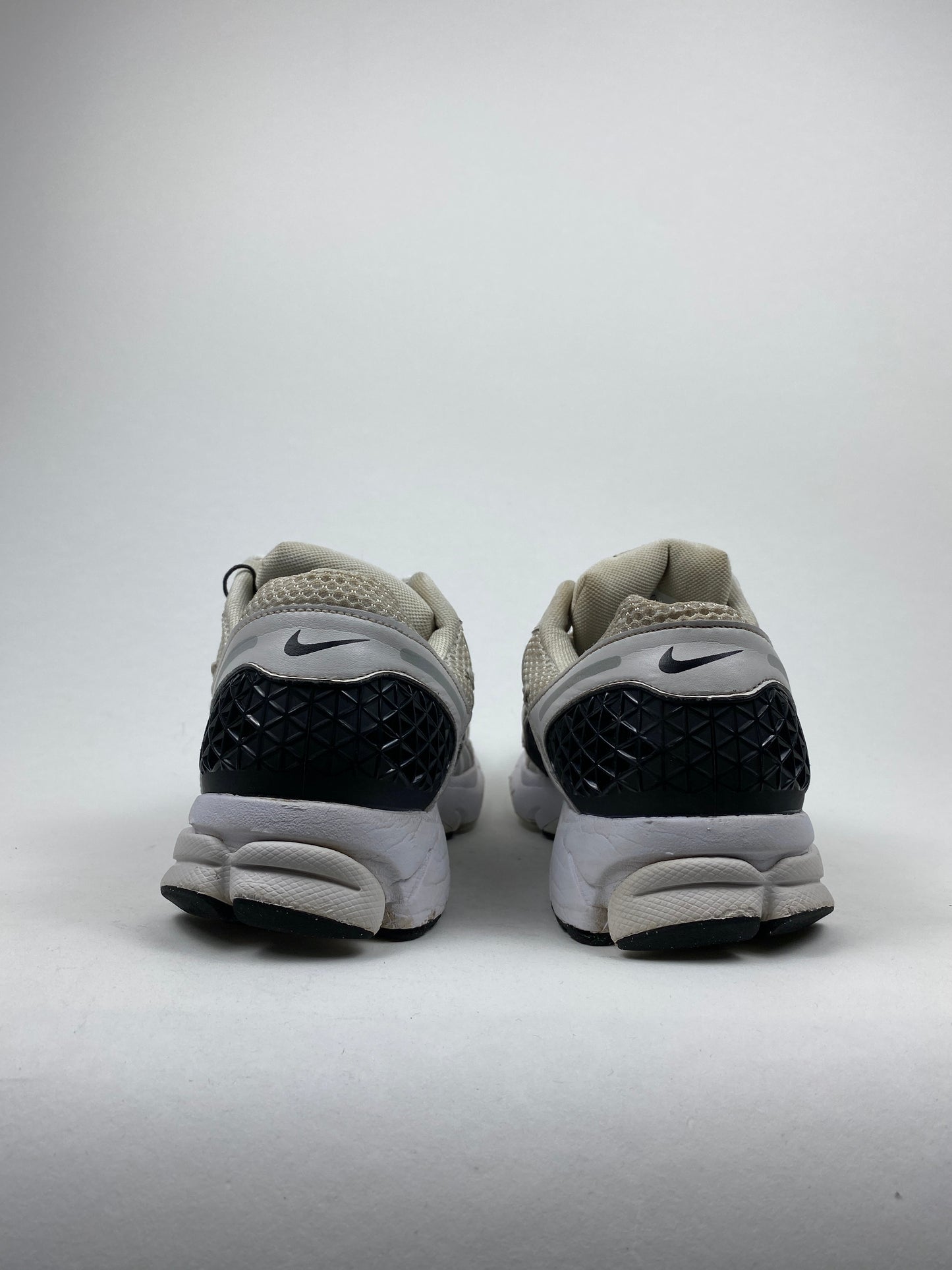 Nike Zoom Vomero 5 White Black (Taille 45)