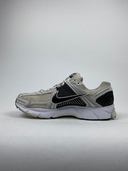 Nike Zoom Vomero 5 White Black (Taille 45)