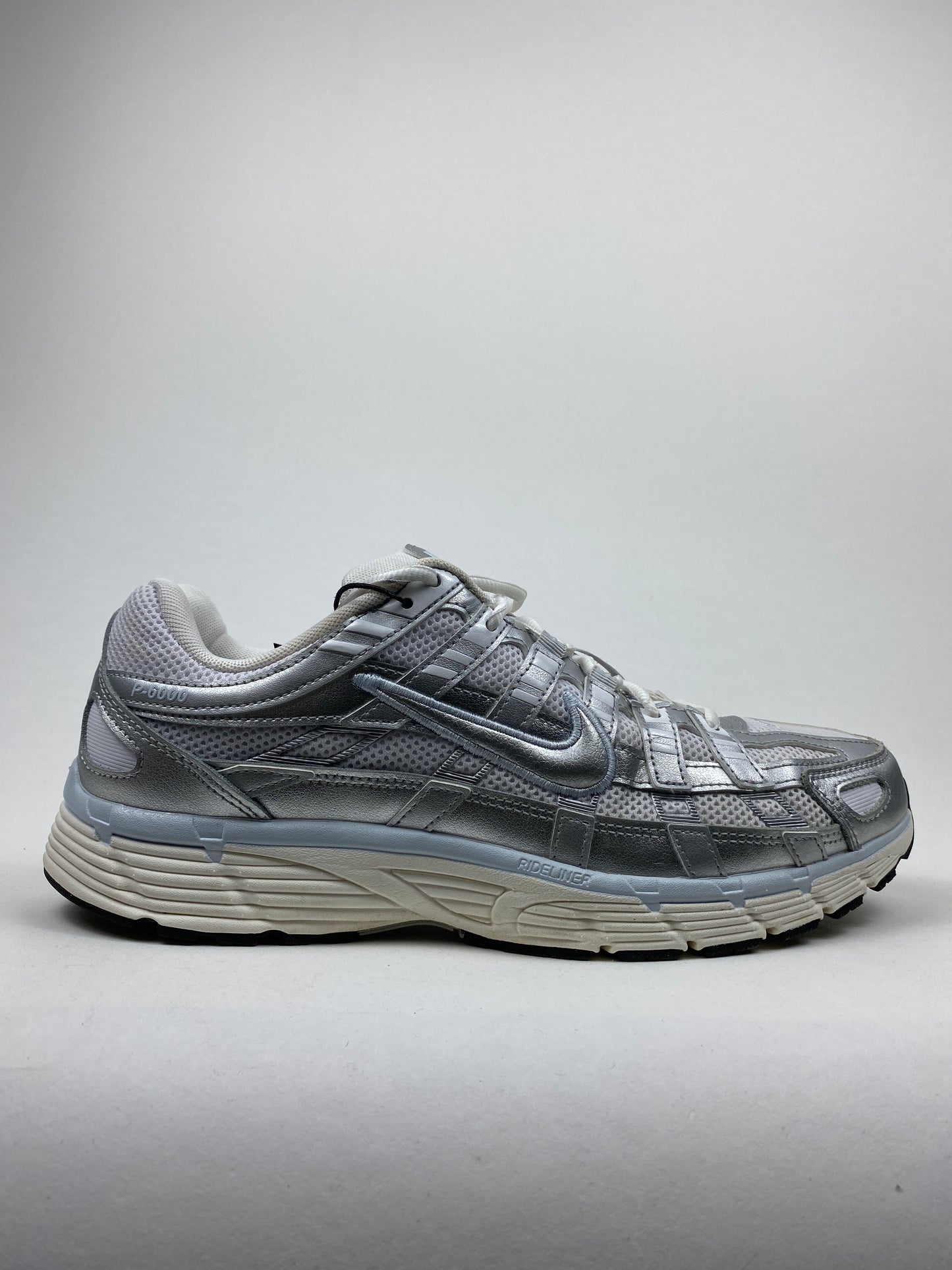 Nike P-6000 White Blue Tint Sail Metallic Silver (Taille 43)