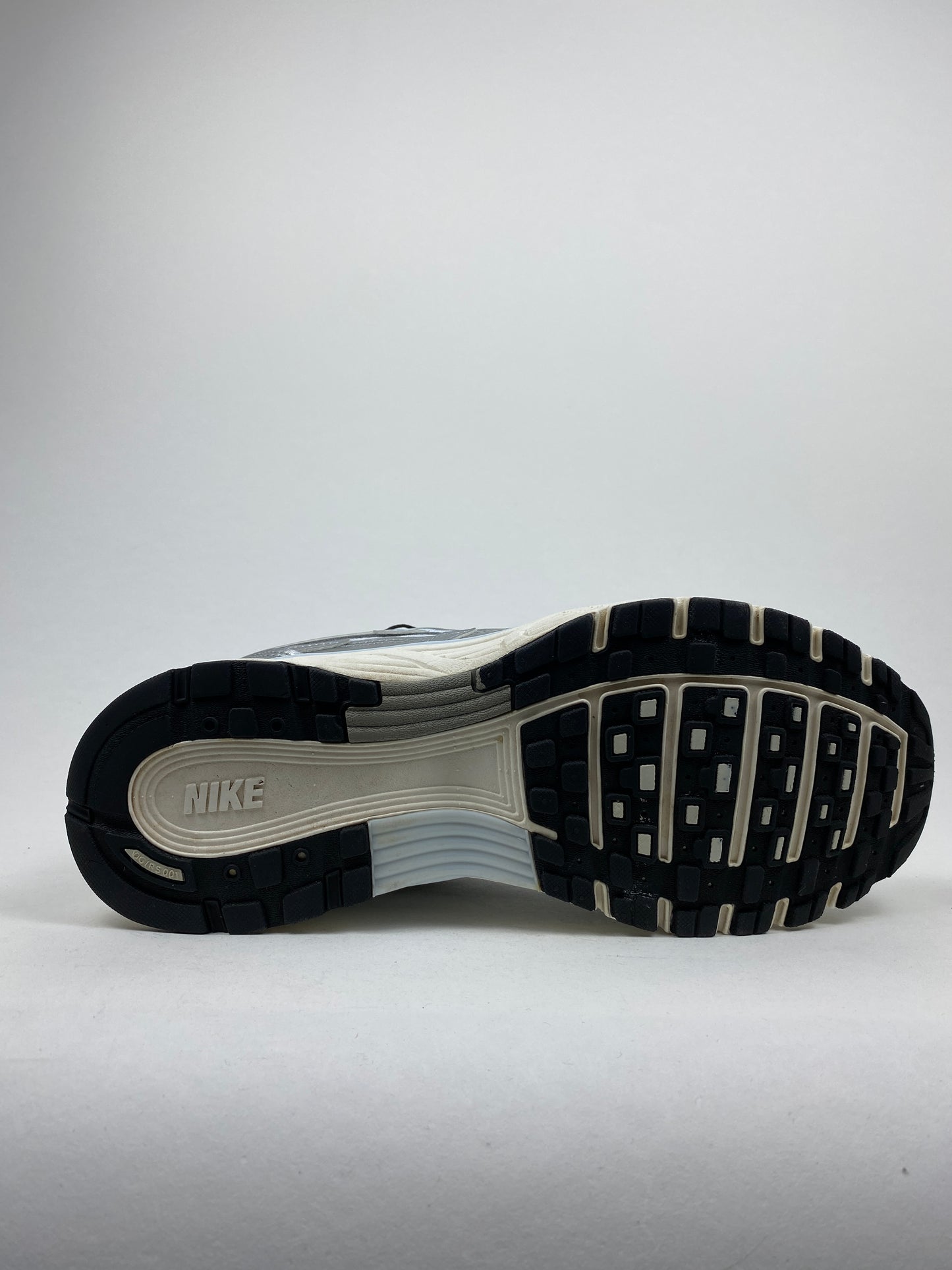 Nike P-6000 White Blue Tint Sail Metallic Silver (Taille 43)