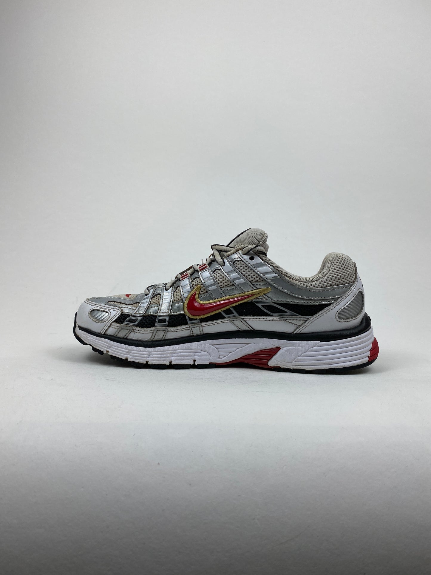 Nike P-6000 White Gold Red (Taille 38,5)