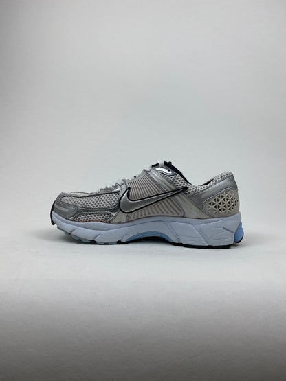 Nike Zoom Vomero 5 Metallic Silver Blue Tint (Taille 37,5)