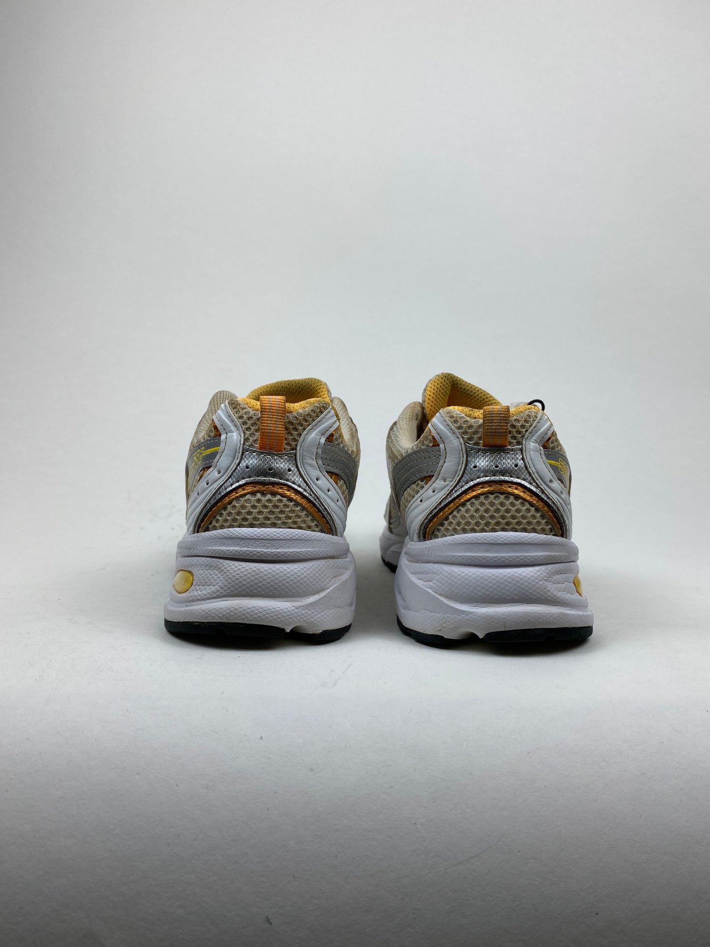 New Balance 530 White Vibrant Apricot Silver Metallic (Taille 38,5)