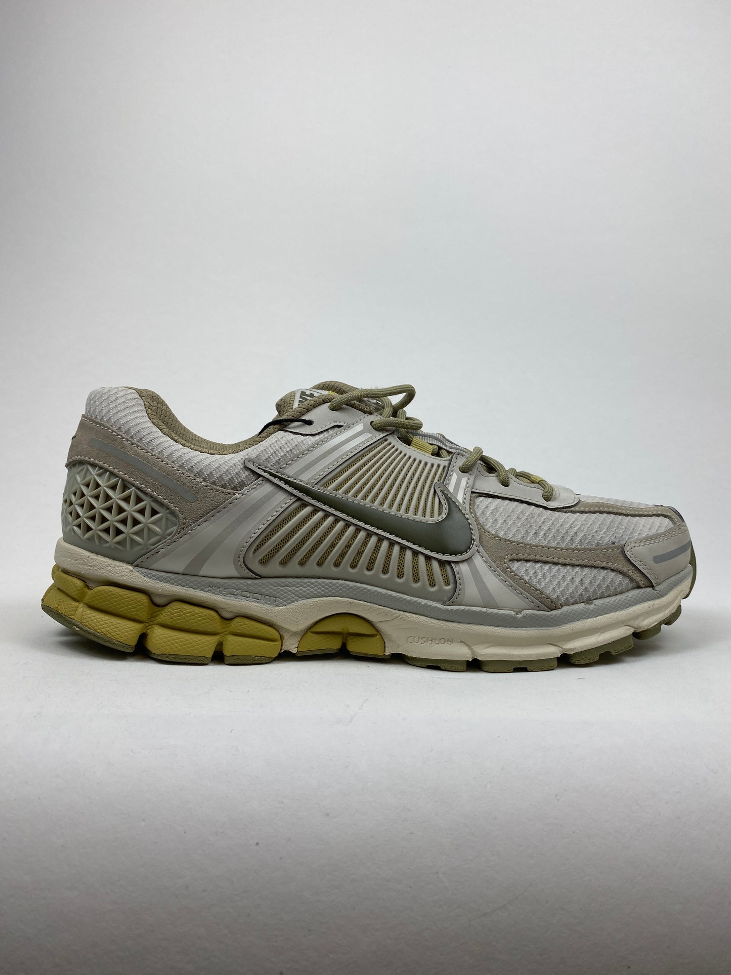 Nike Zoom Vomero 5 SP Light Bone Neutral Olive (Taille 44)