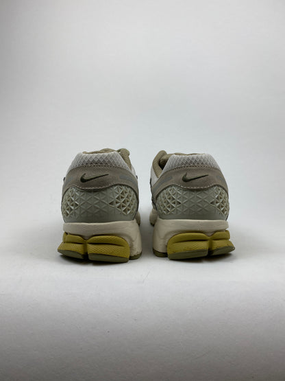 Nike Zoom Vomero 5 SP Light Bone Neutral Olive (Taille 44)