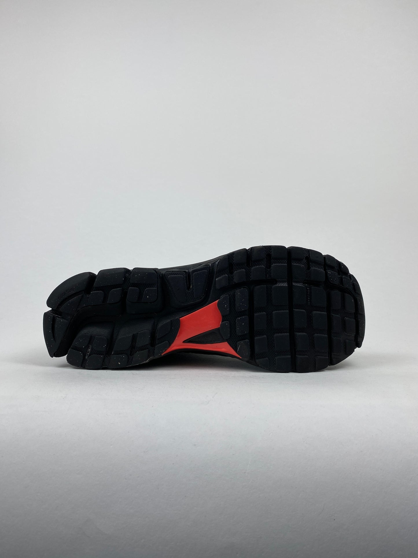 Nike Zoom Vomero 5 Black Metallic University Red (Taille 46)