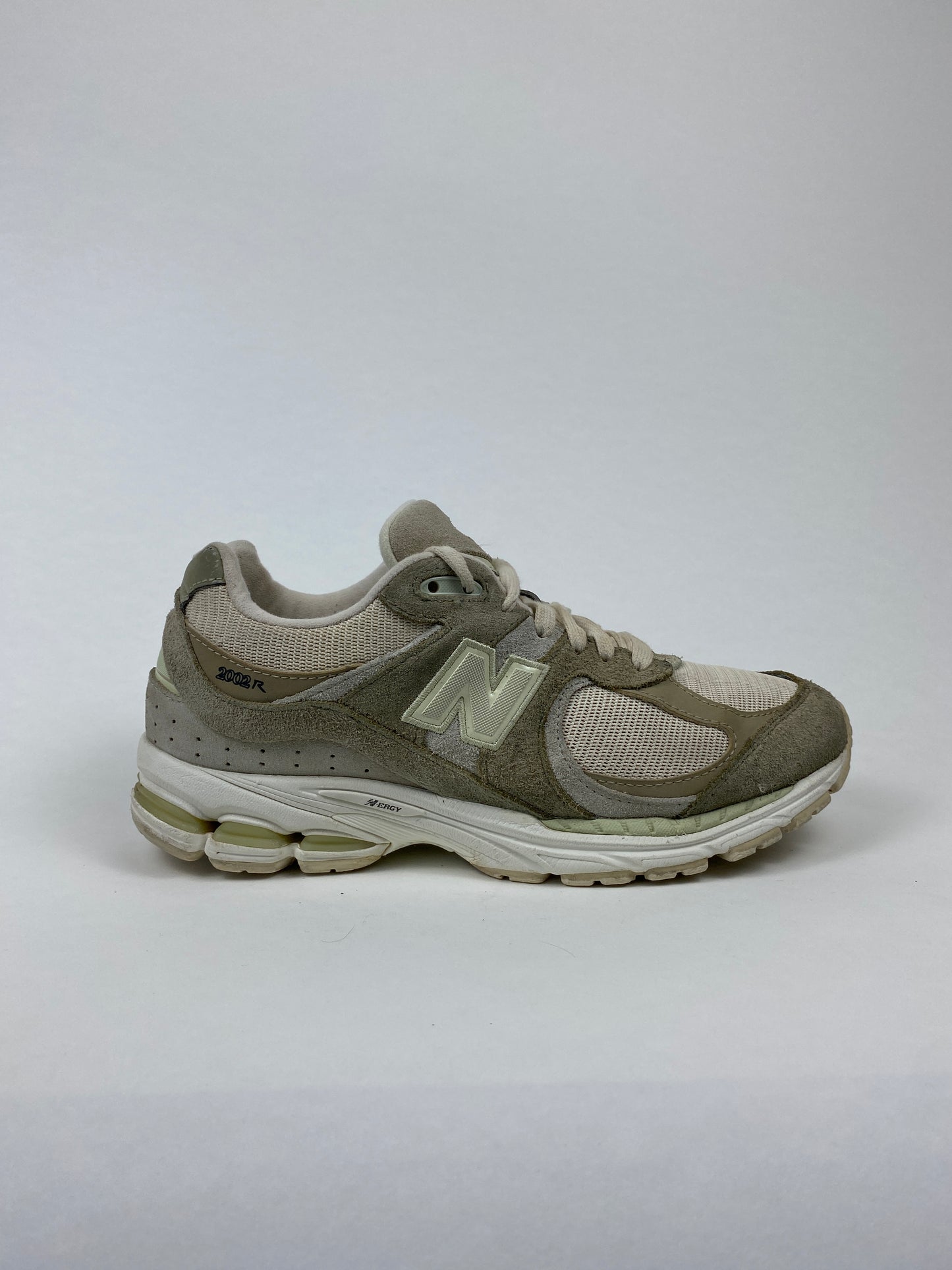 New Balance 2002R Off White (Taille 40)
