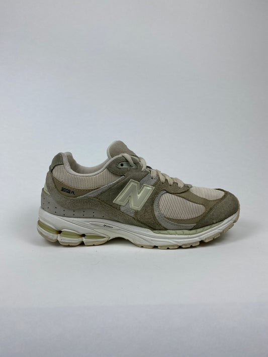 New Balance 2002R Off White (Taille 40)
