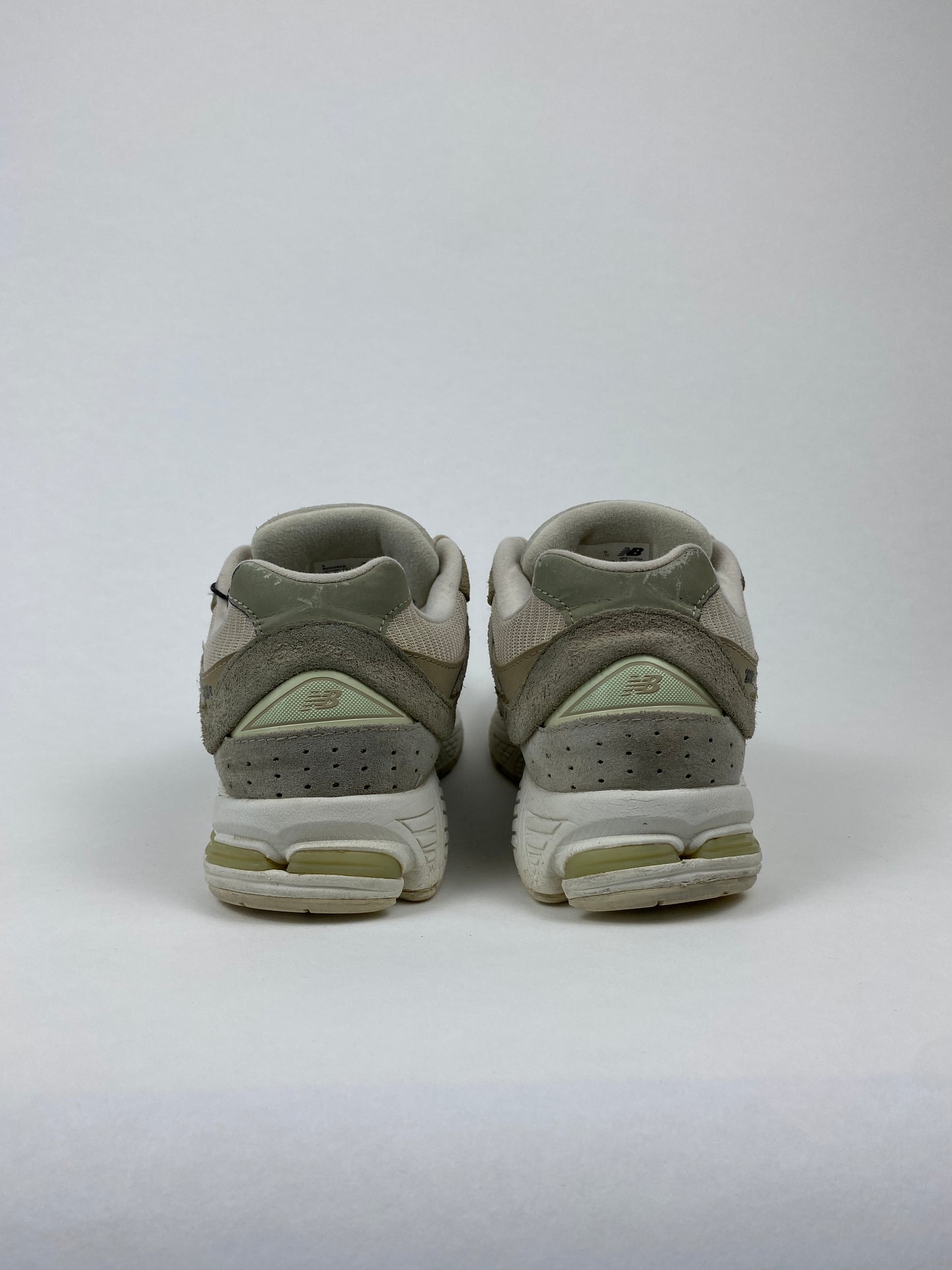 New Balance 2002R Off White (Taille 40)