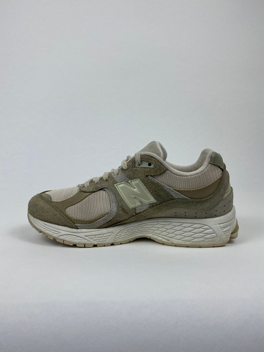 New Balance 2002R Off White