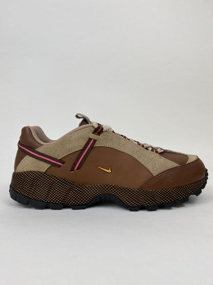 Nike Air Humara LX Jacquemus Ale Brown Gold (Taille 42,5)