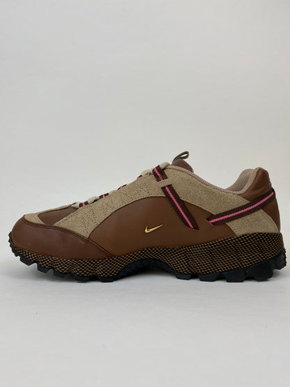 Nike Air Humara LX Jacquemus Ale Brown Gold (Taille 42,5)