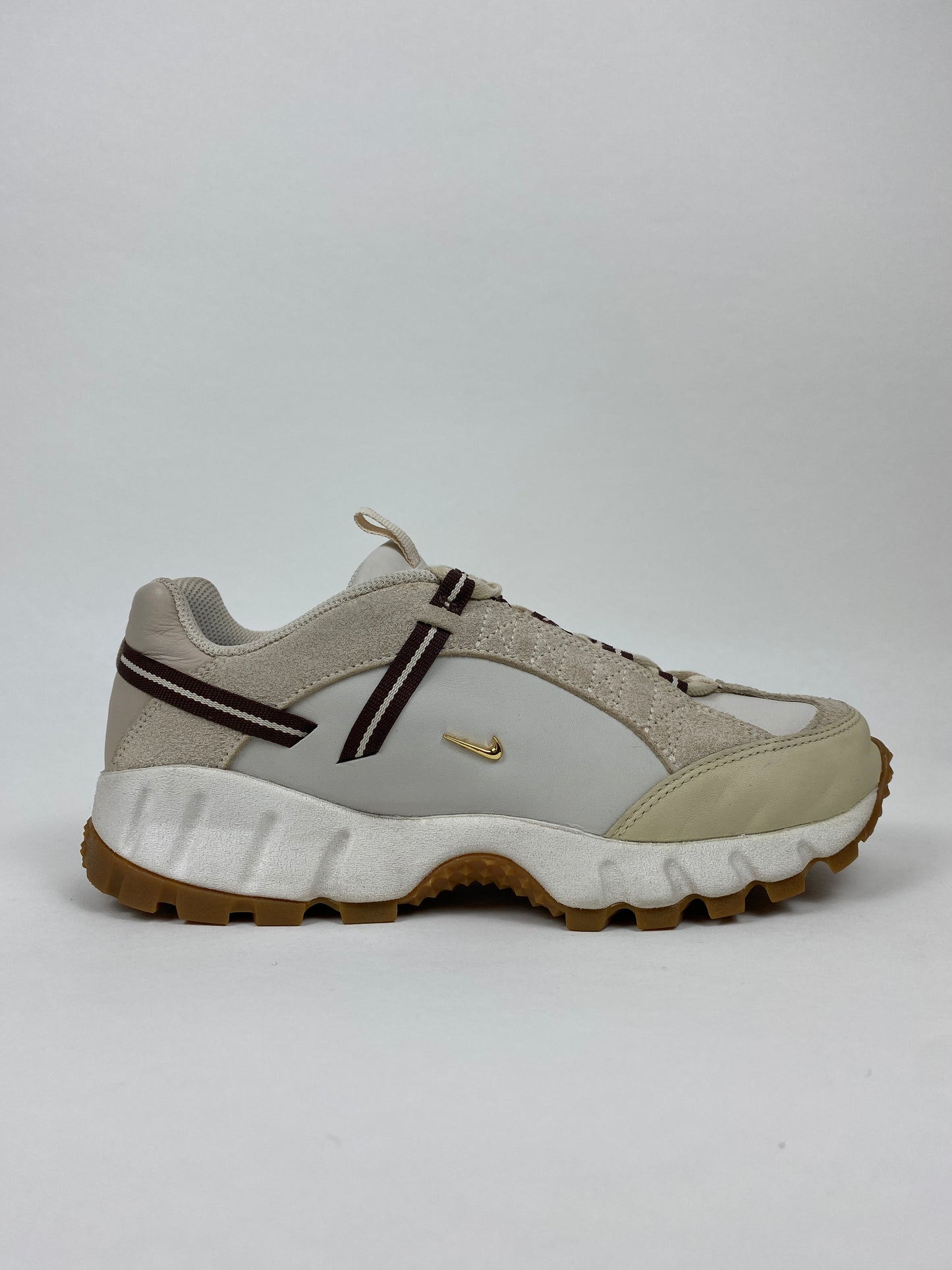 Nike Air Humara LX Jacquemus Light Bone Gold (Taille 39)