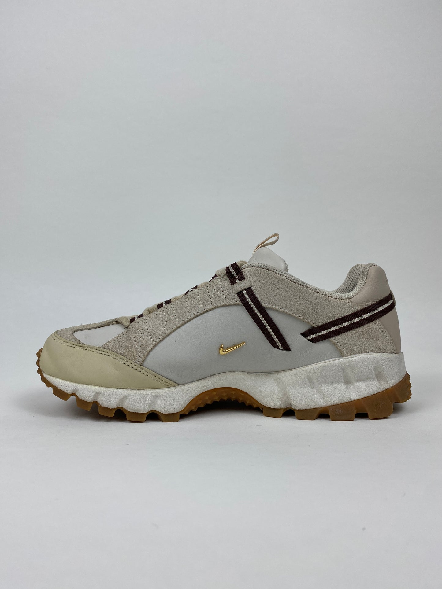 Nike Air Humara LX Jacquemus Light Bone Gold (Taille 39)