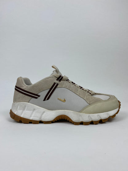 Nike Air Humara LX Jacquemus Light Bone Gold (Taille 40)