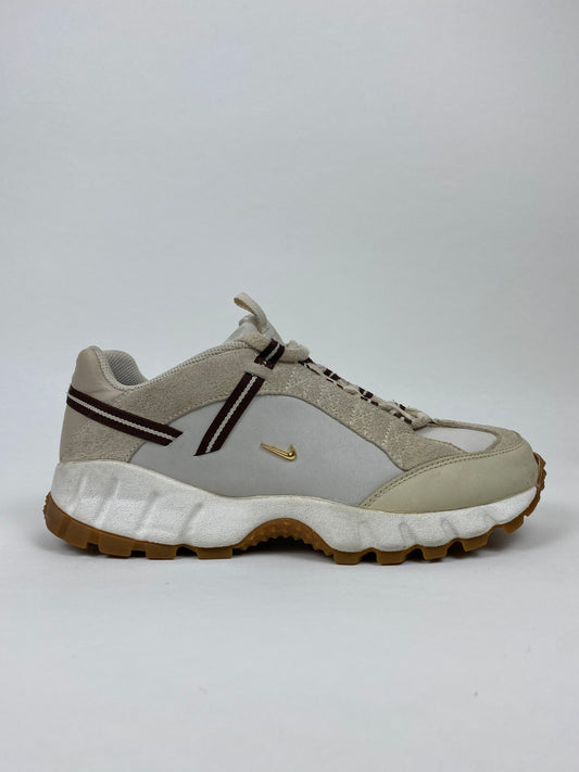 Nike Air Humara LX Jacquemus Light Bone Gold (Taille 40)