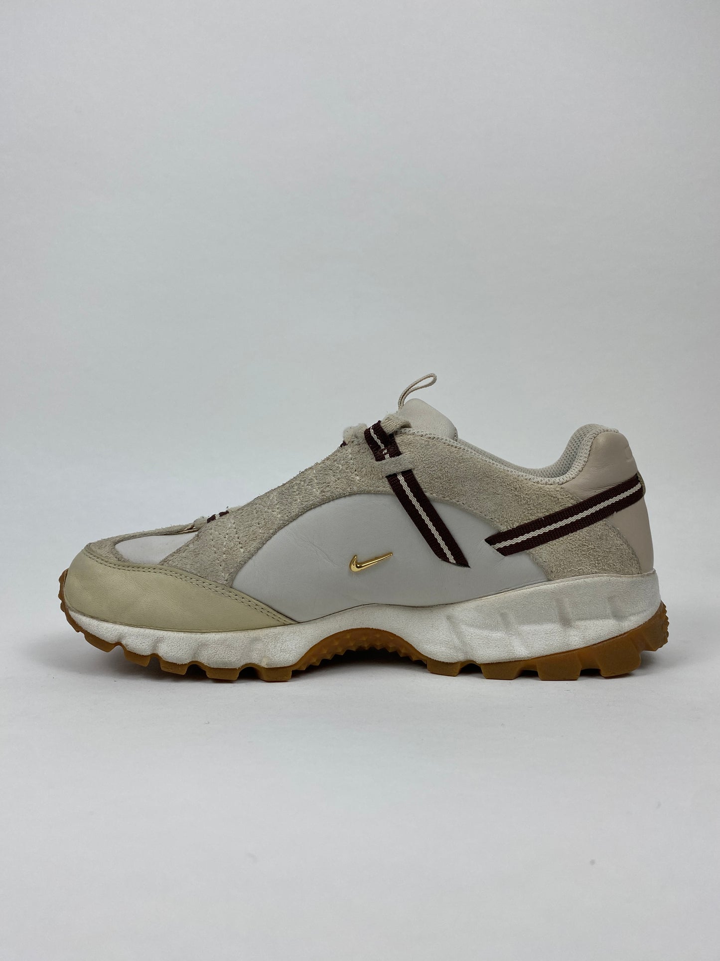 Nike Air Humara LX Jacquemus Light Bone Gold (Taille 40)