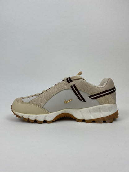 Nike Air Humara LX Jacquemus Light Bone Gold (Taille 38)