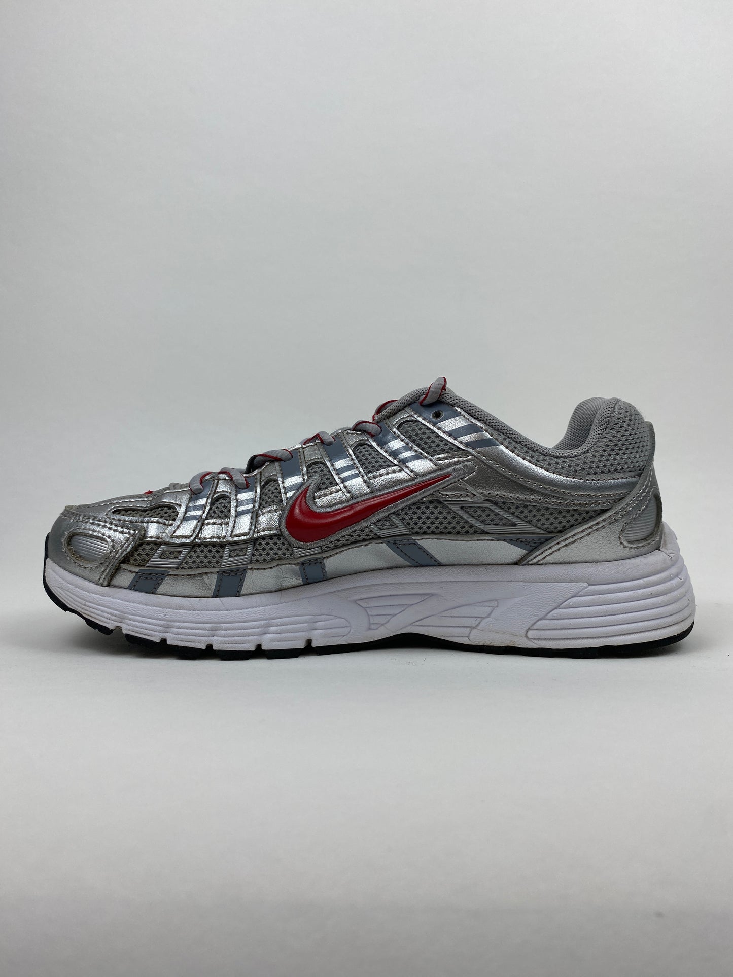 Nike P-6000 Metalic Silver Cool Red (Taille 37,5)