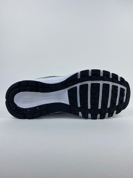 Nike P-6000 Metallic Platinum University Blue (Taille 38,5)
