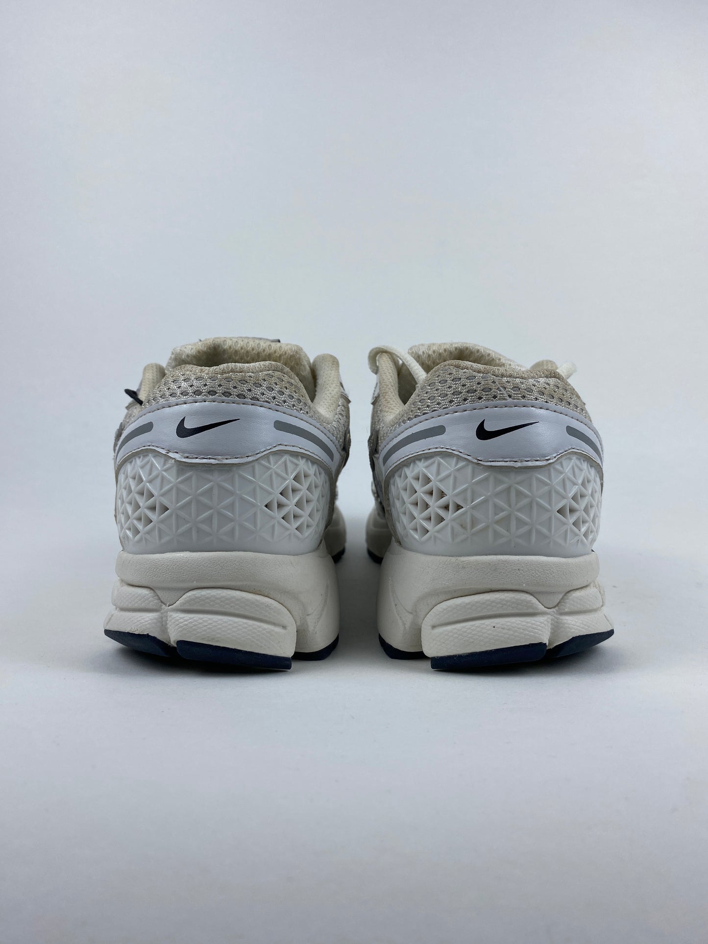 Nike Zoom Vomero 5 Photon Dust (Taille 39)