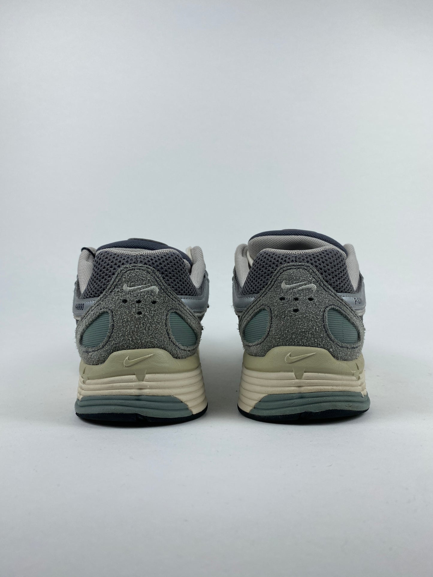 Nike P-6000 Flat Pewter (Taille 38,5)