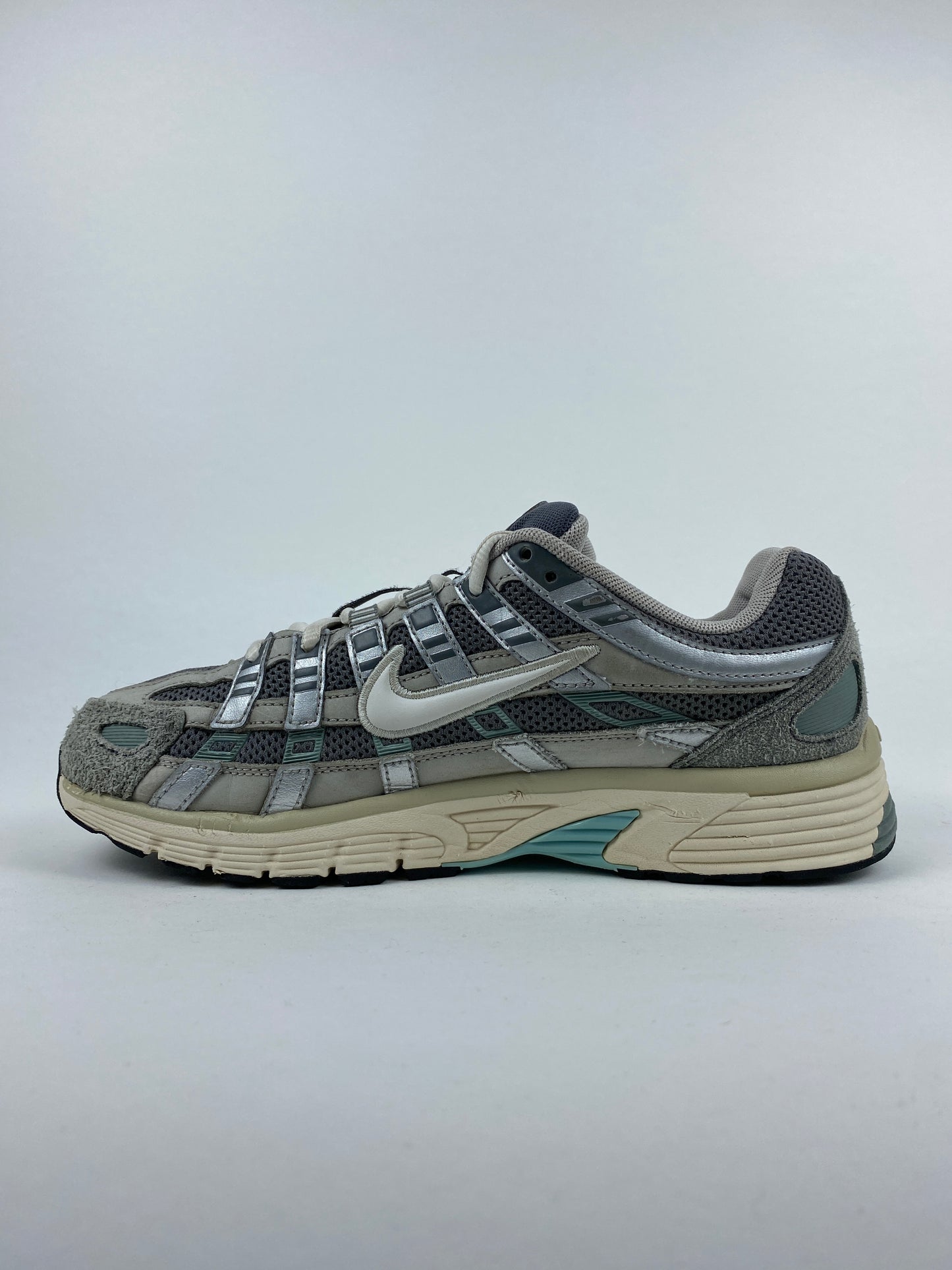 Nike P-6000 Flat Pewter (Taille 38,5)