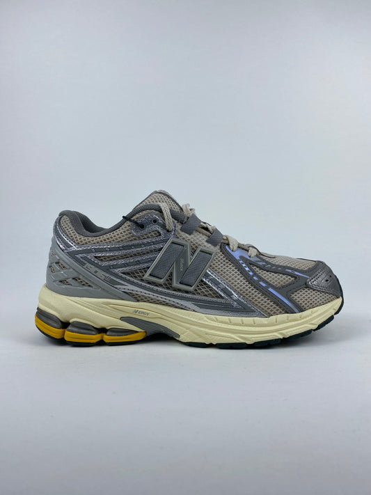New Balance 1906R Big Wide Moonbeam Raincloud (Taille 37)