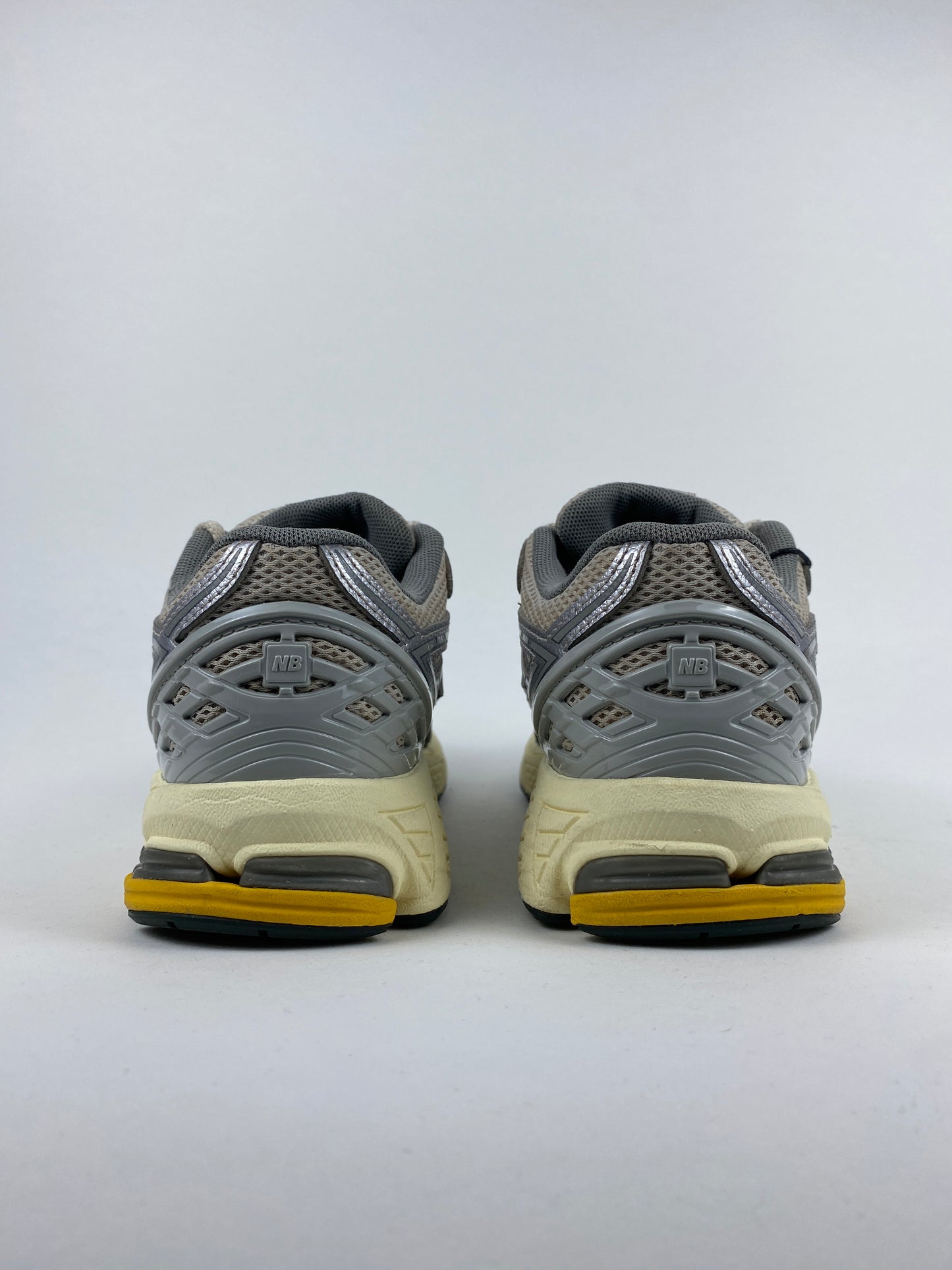 New Balance 1906R Big Wide Moonbeam Raincloud (Taille 37)