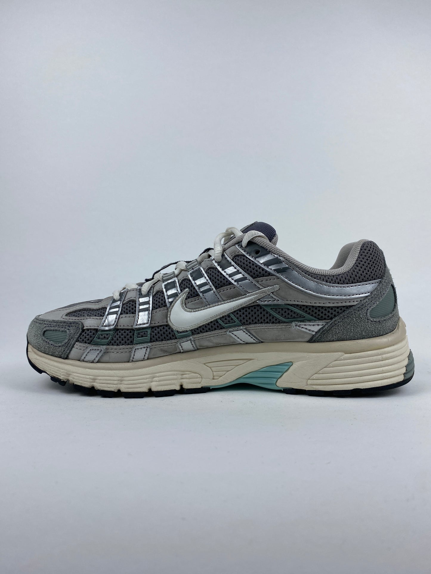 Nike P-6000 Flat Pewter (Taille 40.5)